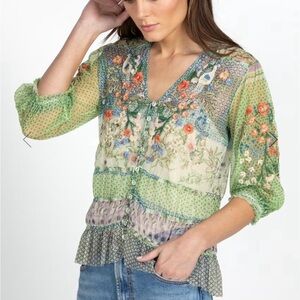 Johnny was Winx MeshFloral Embroidered Button-Front Women's Top small